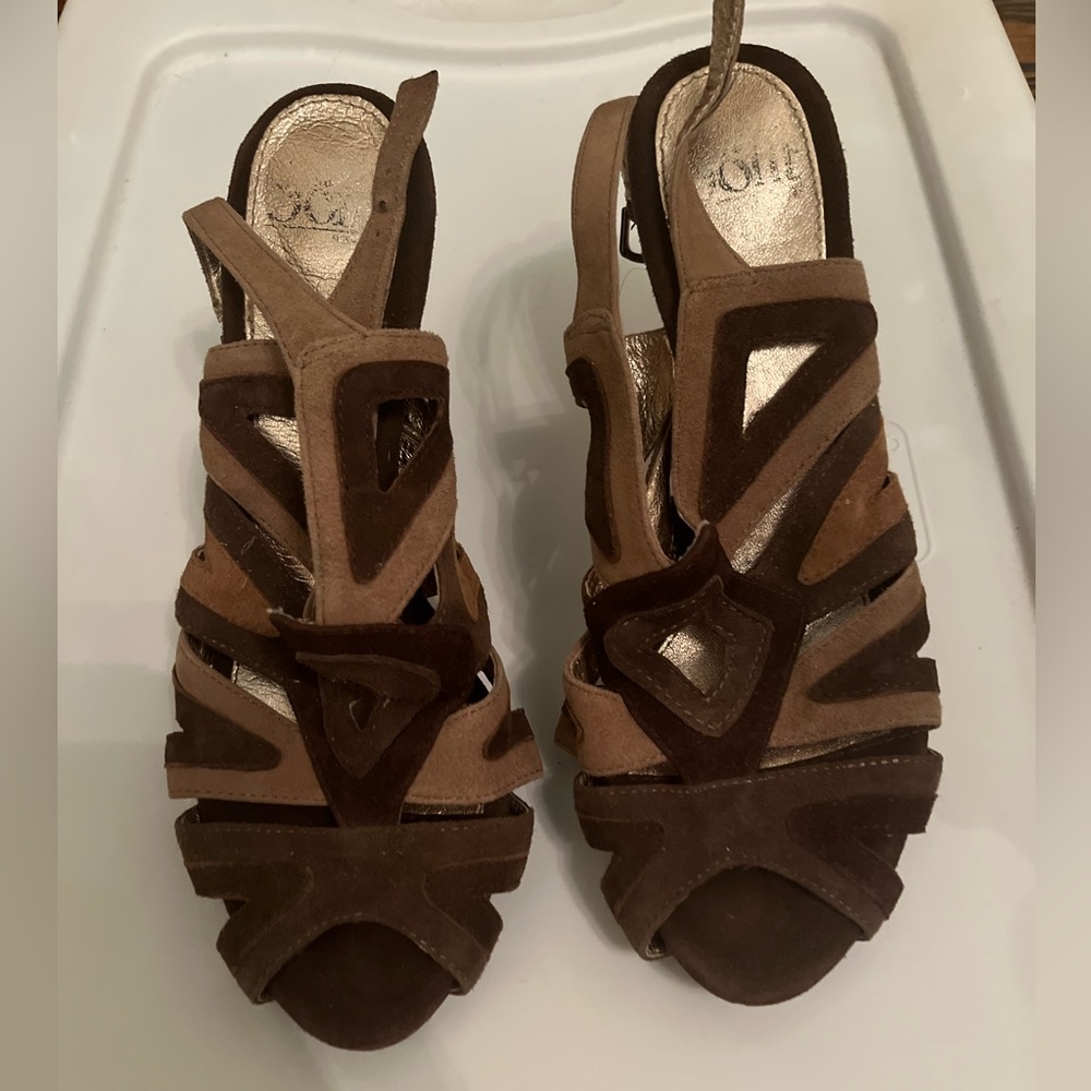 Sofft size 8M 4 inch Heels